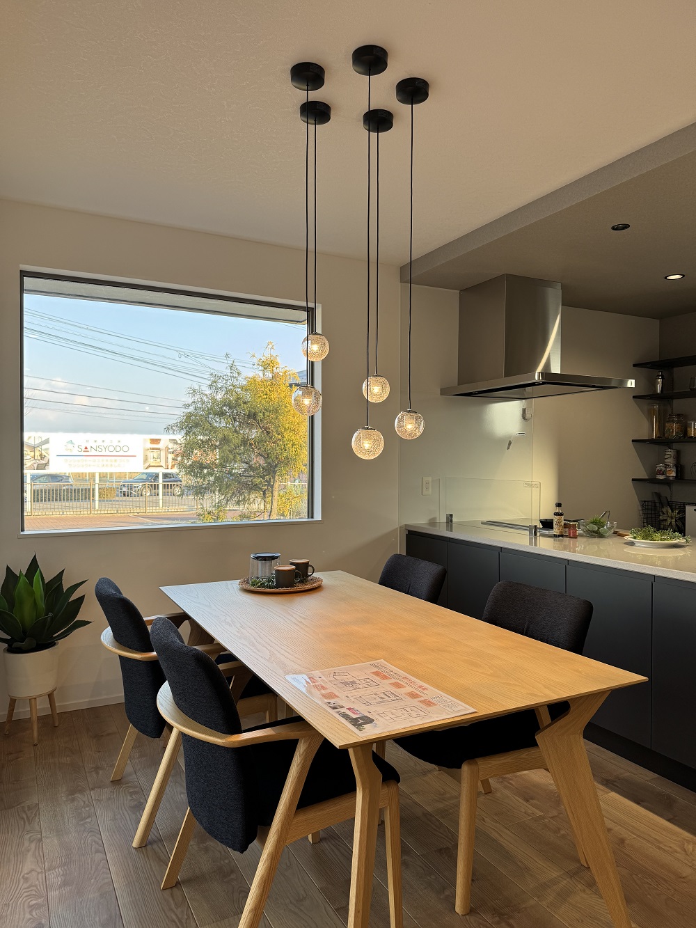 展示場の照明を新しくしました！